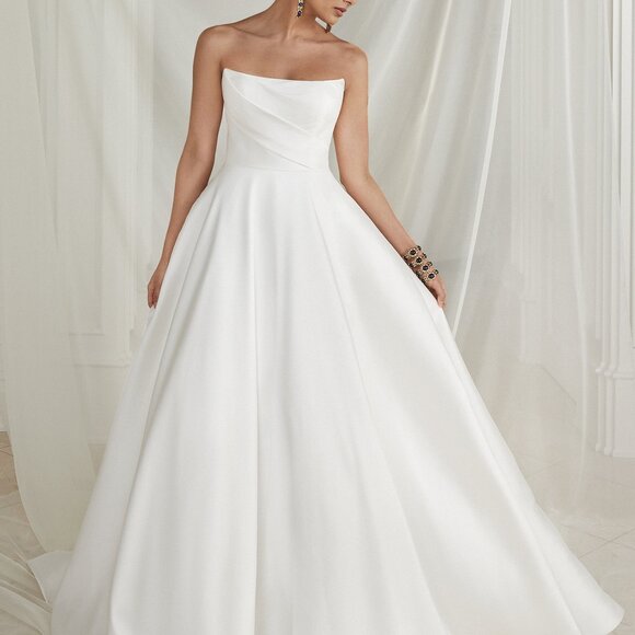 New Wedding Dress (Justin Alexander Size 6)